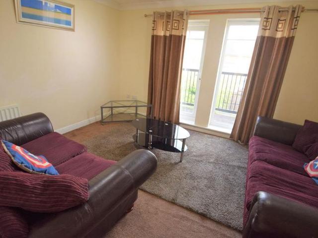 Townhouse for rent in Old Trafford, Trafford Park