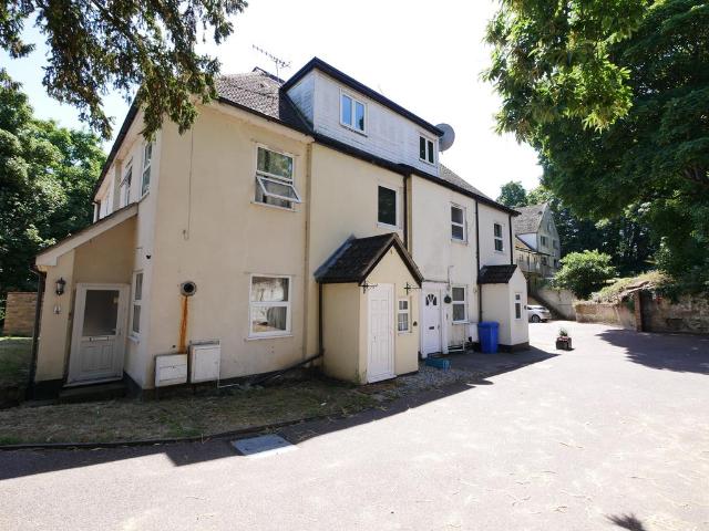 House for rent in Maidenhall, Key Street