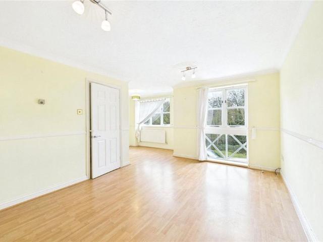 Townhouse for rent in Burghfield Common, West Berkshire