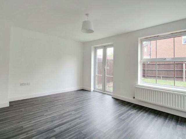 Townhouse for rent in Slough