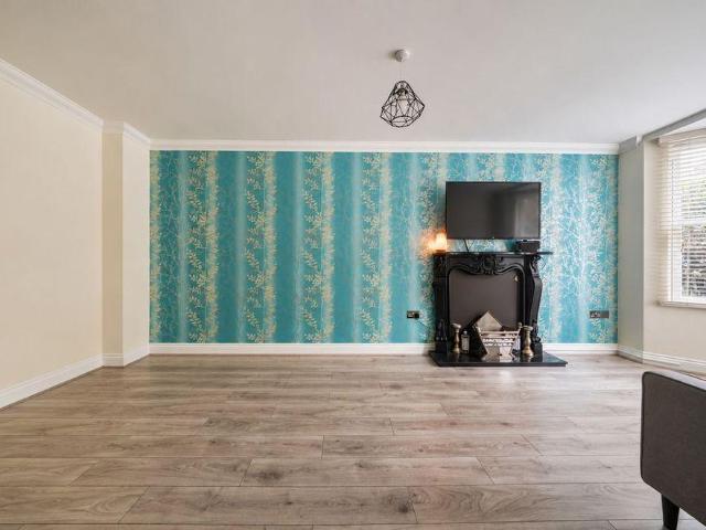 Townhouse for rent in London Borough of Croydon, Kenley