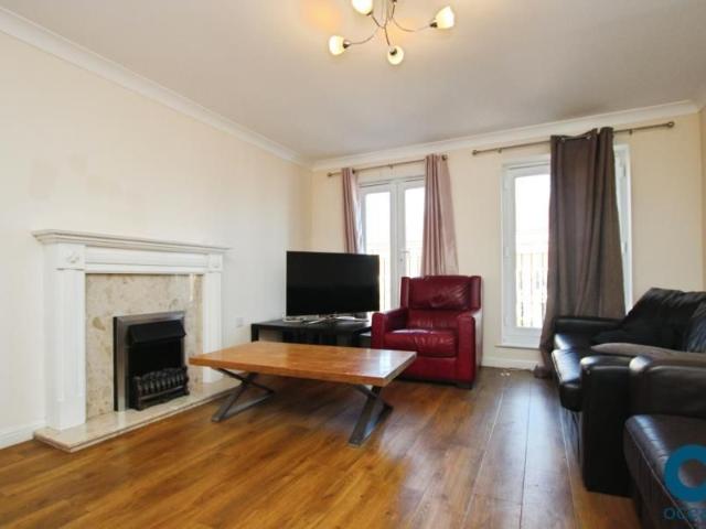 Townhouse for rent in Horfield, Bristol