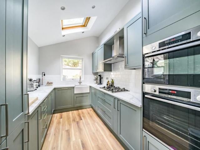 Townhouse for rent in Horsell, Woking