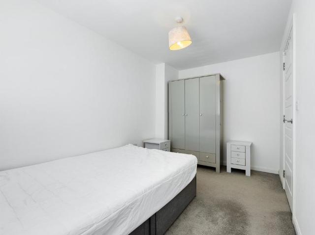 Townhouse for rent in Nangreaves, Wales