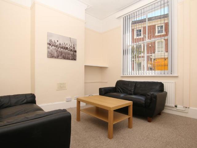 House for rent in Bede Island, Old Wharf