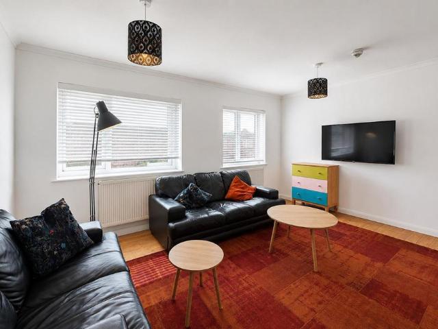 Townhouse for rent in Fordham Heath, Essex