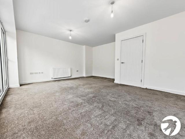 Townhouse for rent in Walderslade, Chatham