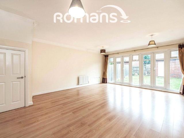 Townhouse for rent in Earley