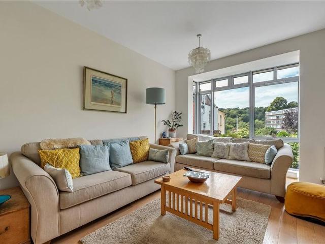 Townhouse for rent in Hotwells, Feckenham