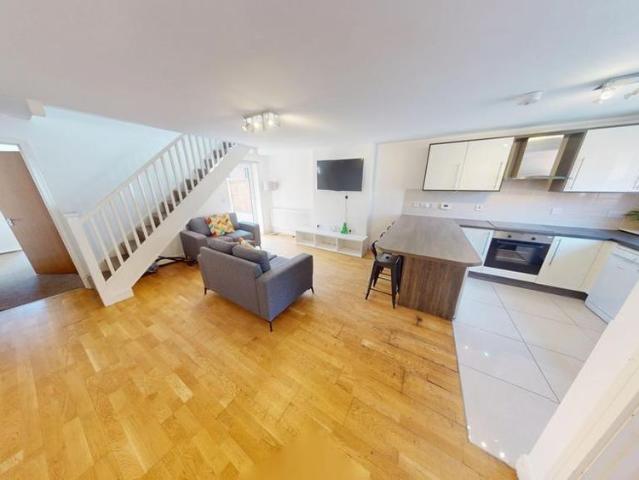 Townhouse for rent in Haddon, East Midlands