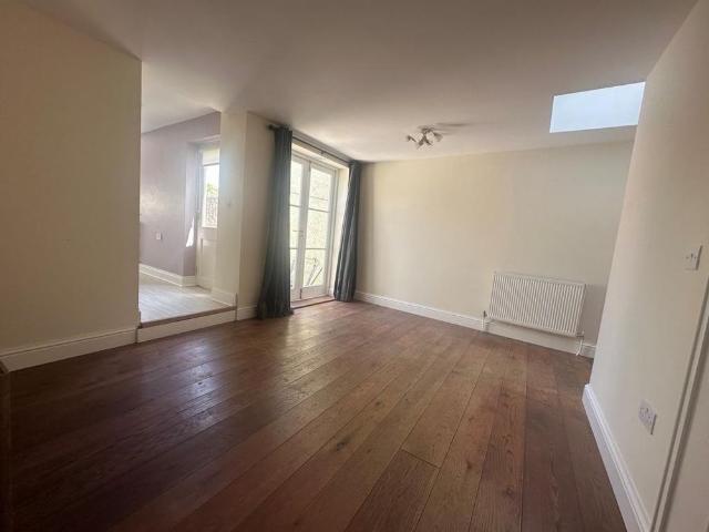 Townhouse for rent in Monmouth, Wales