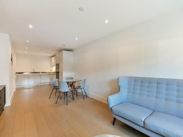 Townhouse for rent in Reading