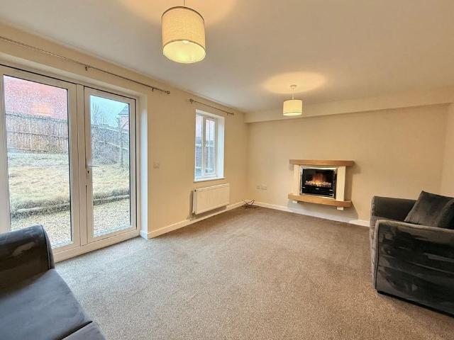 Townhouse for rent in The Wharf, Beamhurst