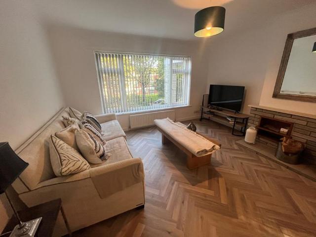 Townhouse for rent in West Cliff, Bournemouth