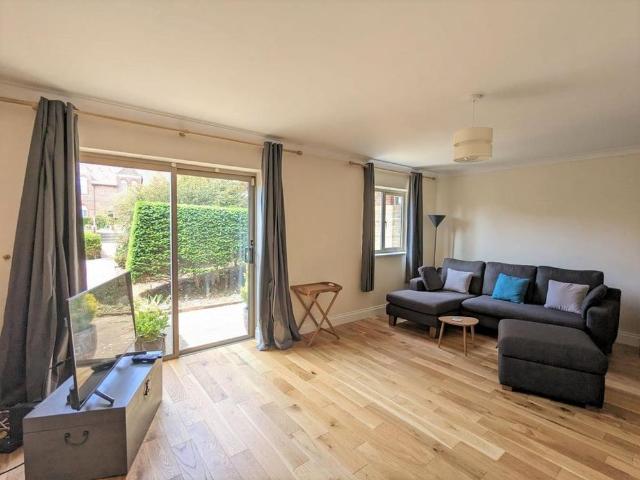 Townhouse for rent in Round Hill, Brighton & Hove