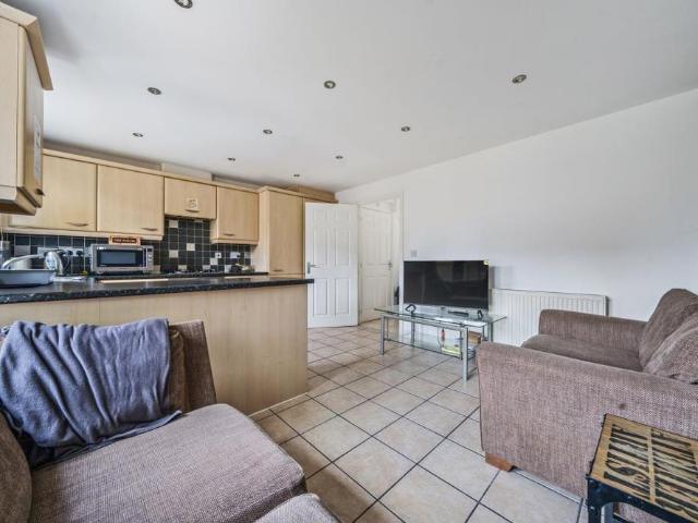 Townhouse for rent in Black Bourton, Oxfordshire