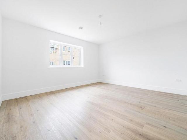 Townhouse for rent in Reading