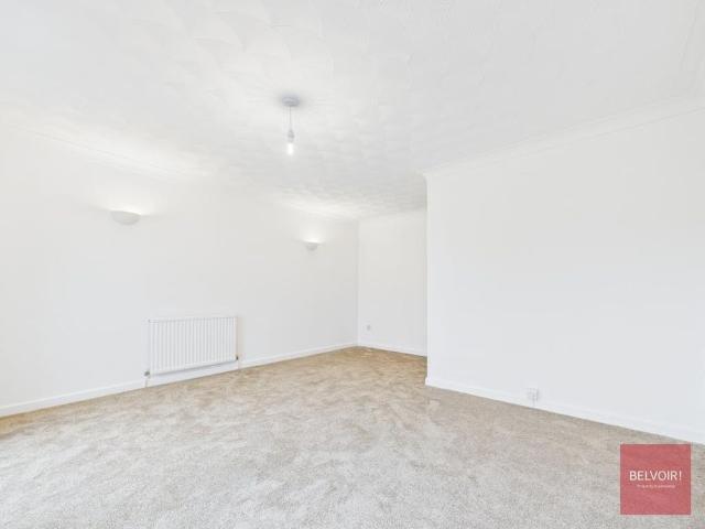 Townhouse for rent in Newton, Wales