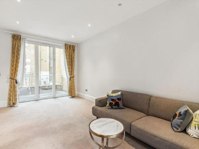 Townhouse for rent in Notting Hill, Greater London