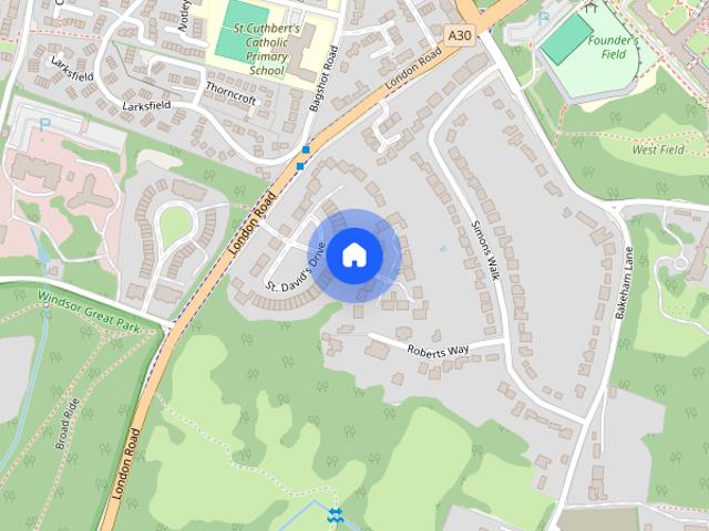 Townhouse for rent in Englefield Green, Runnymede