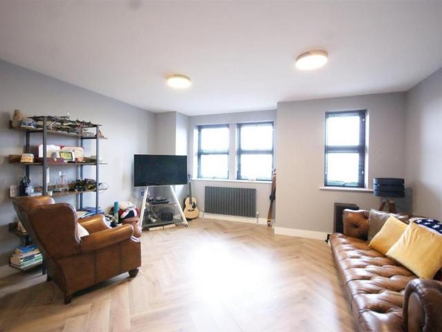 Townhouse for rent in New Boultham, Brayford