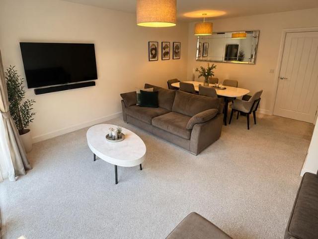 Townhouse for rent in West Yorkshire