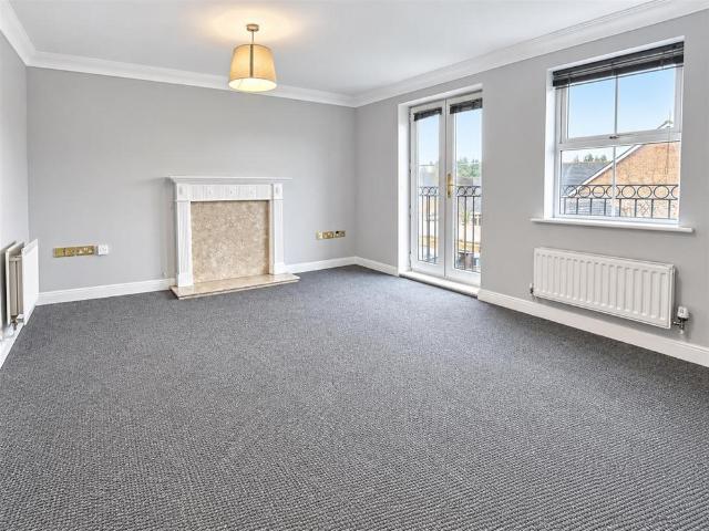Townhouse for rent in Elvetham Heath, Hart