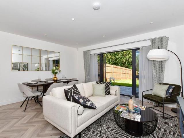 Townhouse for rent in The Butts, Kent