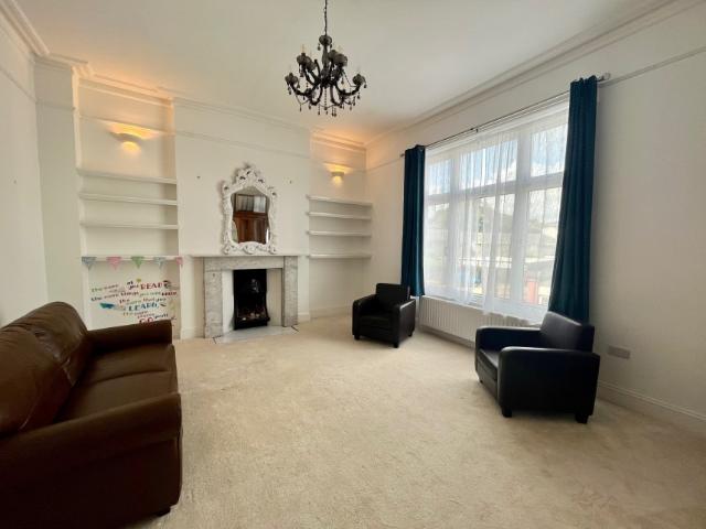 Townhouse for rent in Oakfield, Ryde