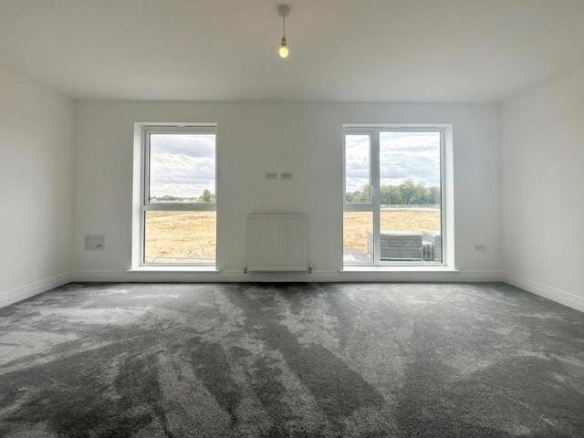 Townhouse for rent in Arbury, Cambridgeshire