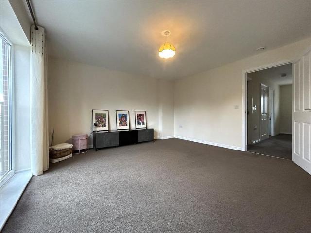 Townhouse for rent in Newtown, Reading