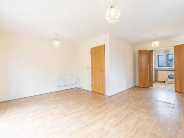 Townhouse for rent in Attwood Green, Birmingham