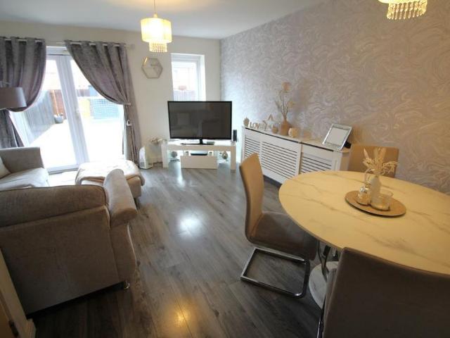 Townhouse for rent in Spring Hill, Pendock