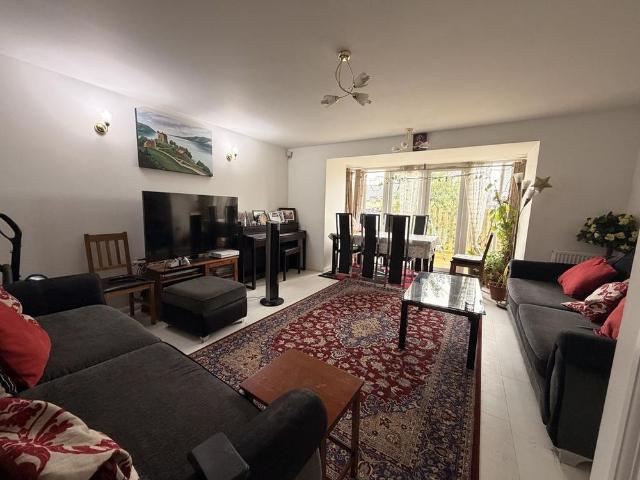 Townhouse for rent in Emersons Green, South Gloucestershire