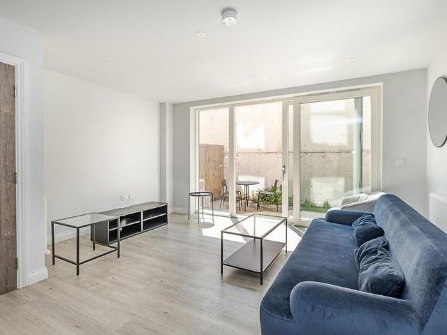 Townhouse for rent in Forest Gate, Greater London