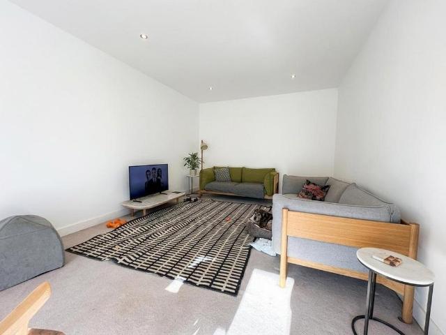 Townhouse for rent in Arbury, Cambridgeshire