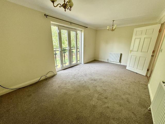 Townhouse for rent in Firepool, Rumwell