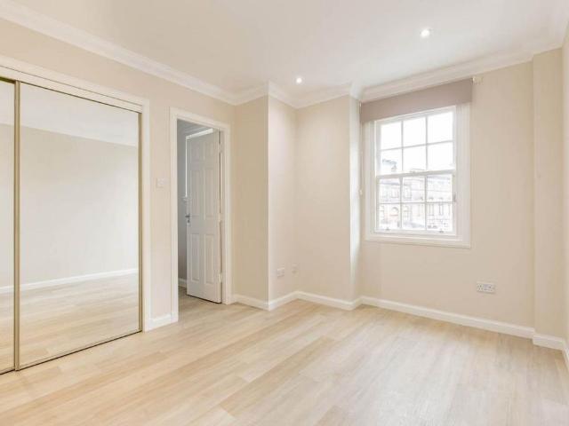 Townhouse for rent in Haymarket, Scotland