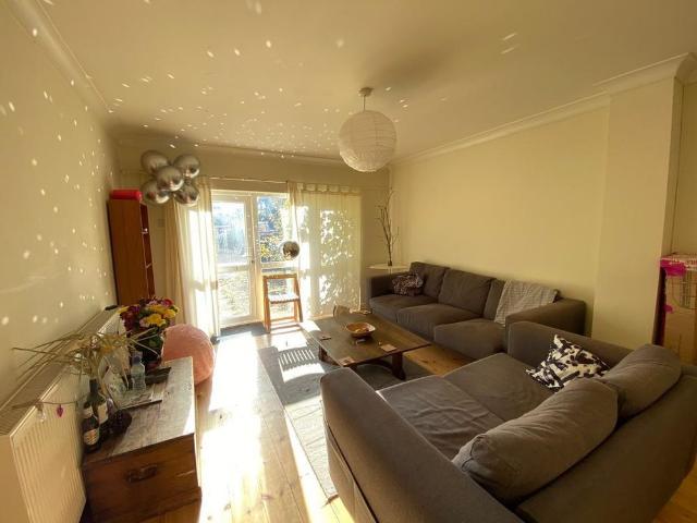 Townhouse for rent in Banister's Park, City Of Southampton