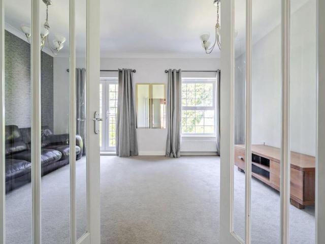 Townhouse for rent in The Polygon, City Of Southampton