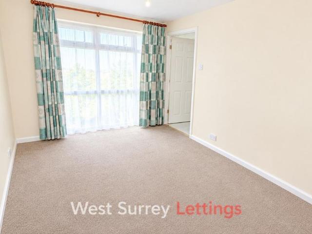 Townhouse for rent in New Haw, Runnymede