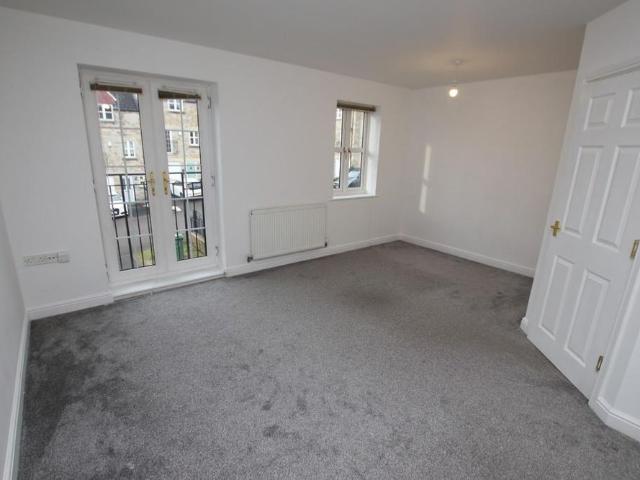 Townhouse for rent in West Yorkshire