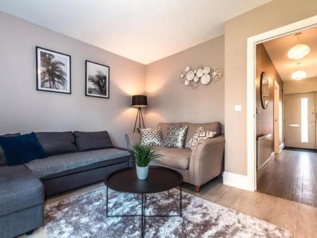 Townhouse for rent in Row Town, Surrey