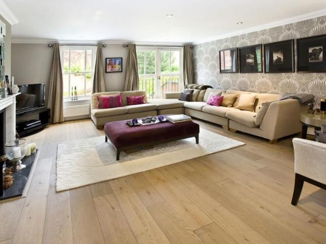 Townhouse for rent in Row Town, Surrey