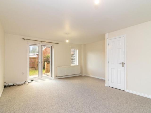 Townhouse for rent in Four Marks, East Hampshire