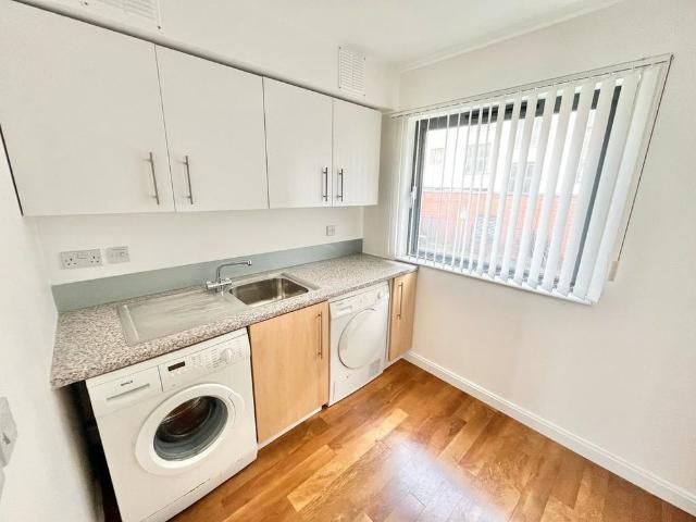 Townhouse for rent in SA1 Swansea Waterfront, Nangreaves