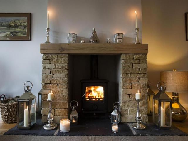 Townhouse for rent in Holme Valley, Holmfirth