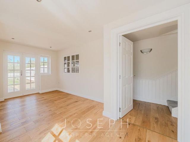 Townhouse for rent in Bedingfield, Suffolk