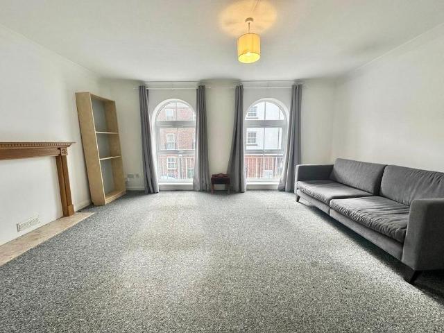 Townhouse for rent in St Mary's, City Of Southampton