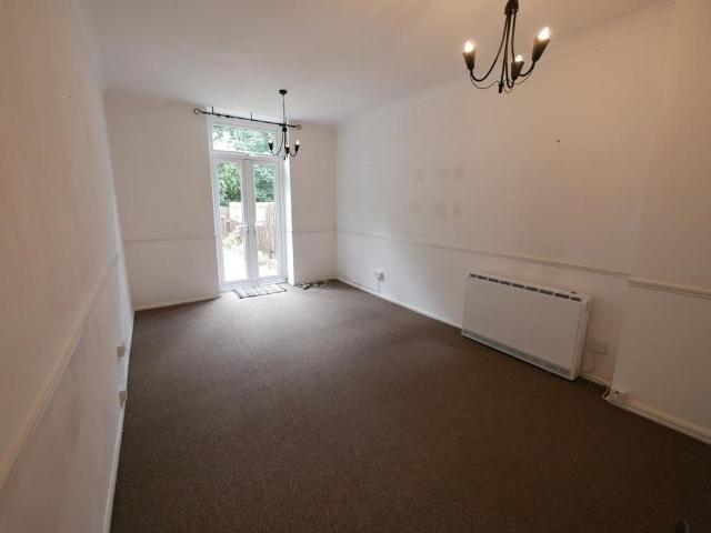 Townhouse for rent in Maidenhall, Key Street